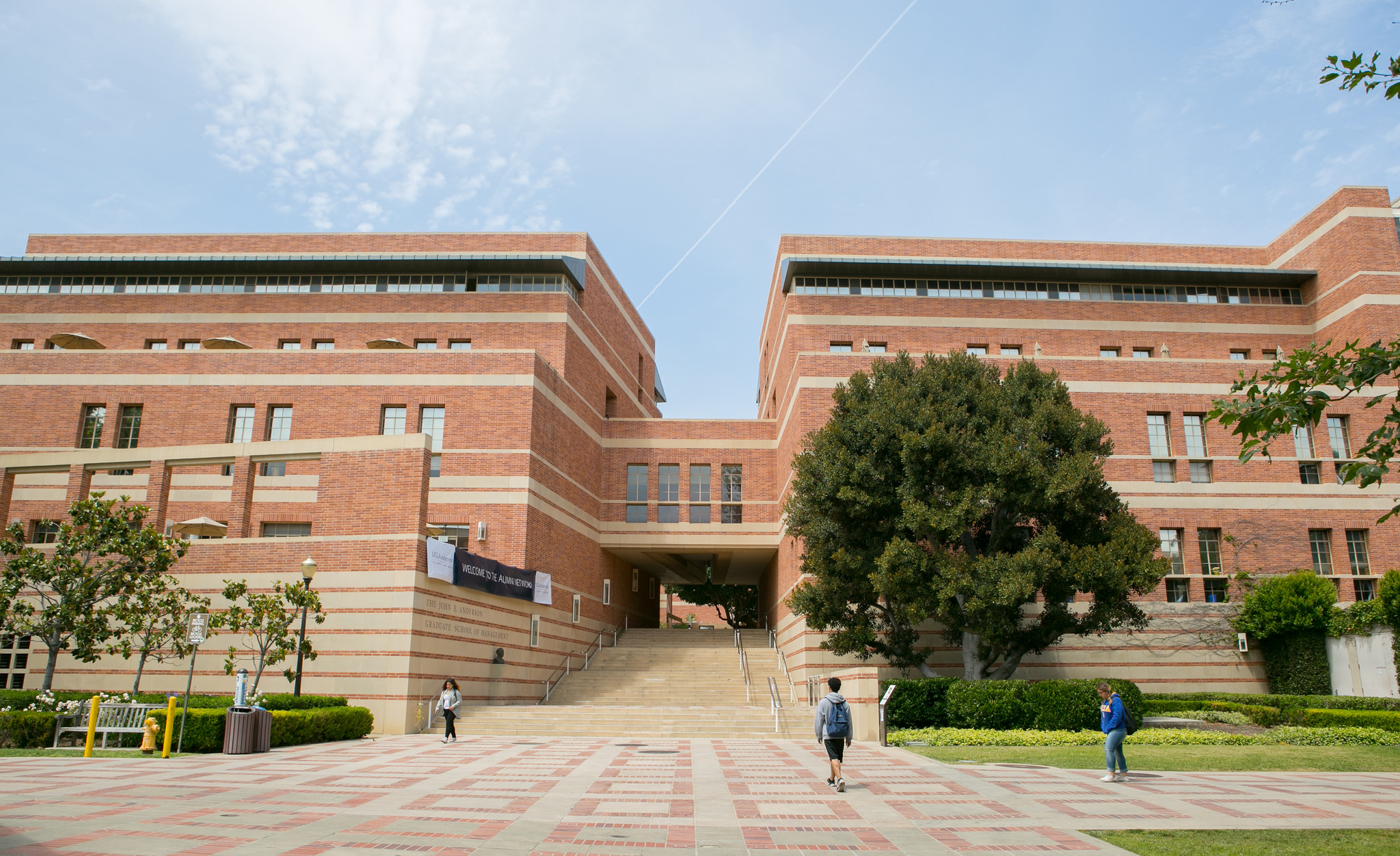 ucla anderson school of management photos